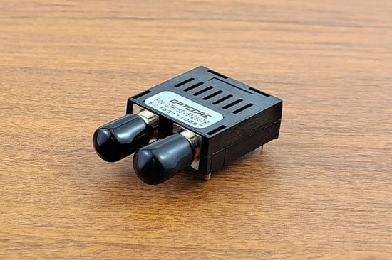 1x9 ST Transceiver on desk_550